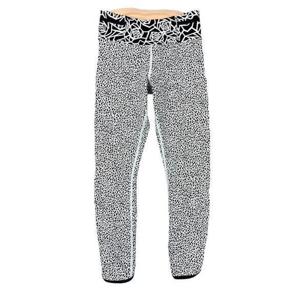 Lululemon Real Quick Tight
Miss Mosaic White / Posey Black White - Picture 1 of 10